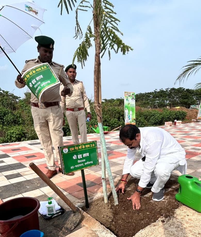 विधायक इंद्र साव ने ‘एक पेड़ माँ के नाम’ अभियान के तहत नए विधानसभा परिसर में किया पौधारोपण