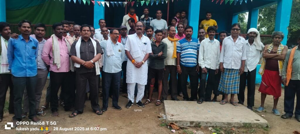 सुशील शर्मा ने किसानों के सुख-दुख का साथ देने का वादा किया