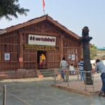 मां दंतेश्वरी मंदिर में आया लाखों का चढ़ावा, दानपेटी से निकले 19.44 लाख कैश और सैकड़ों अर्जियां